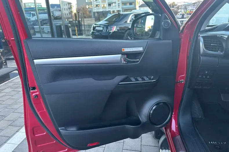 Toyota Hilux din 2025 cu 50 km - oferta TOY194015 - foto 16