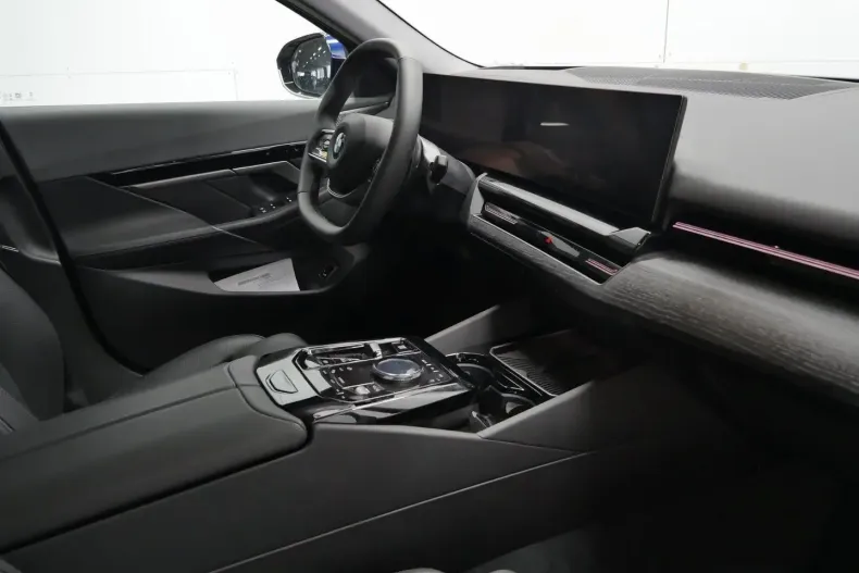 BMW 540 (Seria 5) din 2024 cu 20.700 km - oferta BMW194022 - foto 3