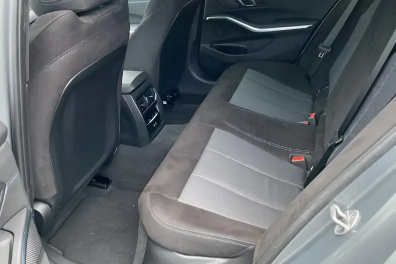 BMW 330 (Seria 3) din 2024 cu 8.400 km - oferta BMW194027 - foto 8