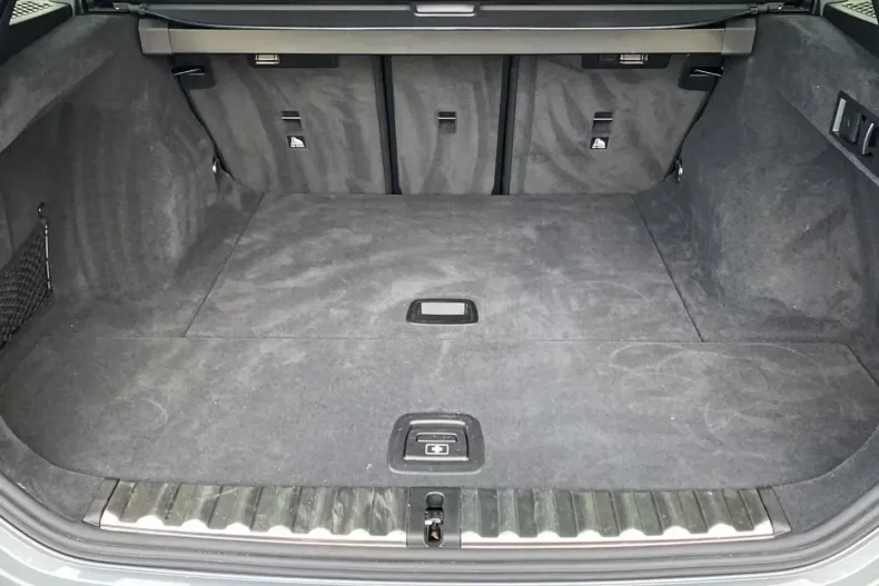 BMW 330 (Seria 3) din 2024 cu 8.400 km - oferta BMW194027 - foto 14