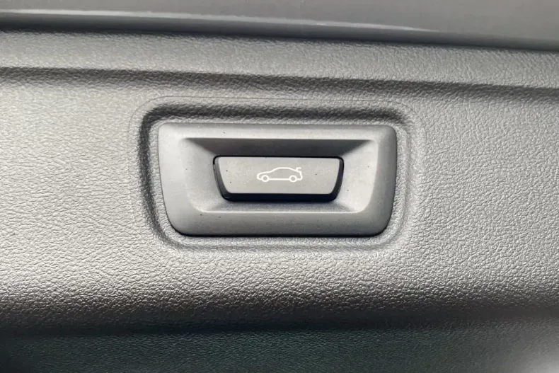 BMW 330 (Seria 3) din 2024 cu 8.400 km - oferta BMW194027 - foto 15