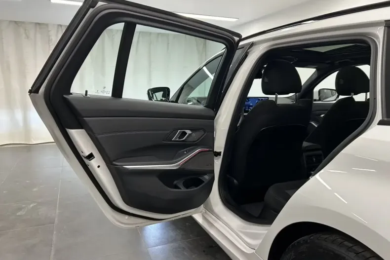 BMW 330 (Seria 3) din 2025 cu 25.100 km - oferta BMW194029 - foto 28