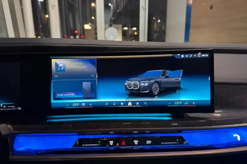 BMW M760 (Seria 7) din 2023 cu 73.441 km - oferta BMW194030 - foto 21