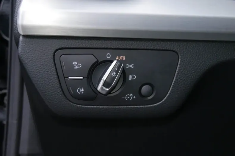 Audi Q5 din 2022 cu 72.449 km - oferta AUD194038 - foto 12