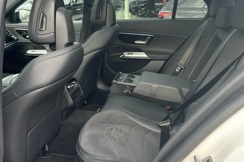 Mercedes-Benz E 450 (Clasa E) din 2025 cu 14.500 km - oferta MER194044 - foto 13