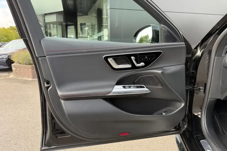 Mercedes-Benz E 53 AMG (Clasa E) din 2024 cu 28.300 km - oferta MER194045 - foto 16