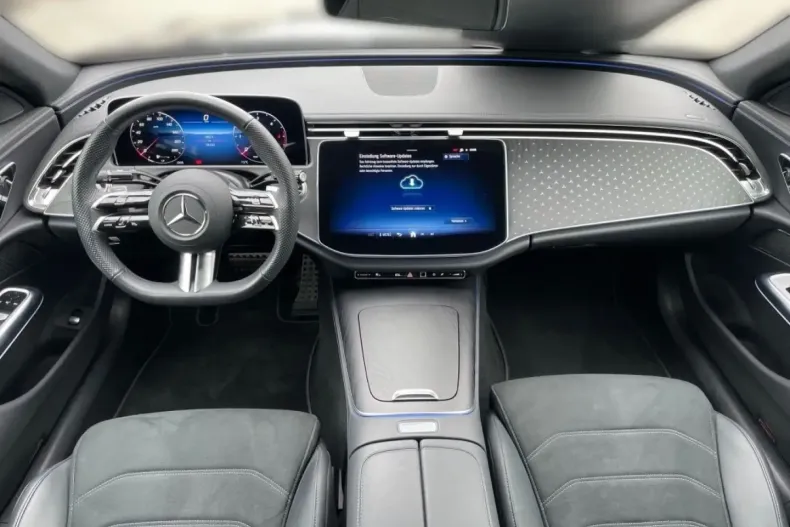 Mercedes-Benz E 450 (Clasa E) din 2024 cu 28.237 km - oferta MER194052 - foto 10