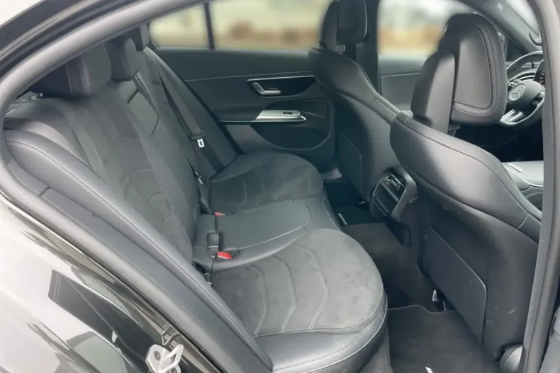 Mercedes-Benz E 450 (Clasa E) din 2024 cu 28.237 km - oferta MER194052 - foto 11