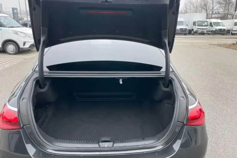 Mercedes-Benz E 450 (Clasa E) din 2024 cu 28.237 km - oferta MER194052 - foto 14