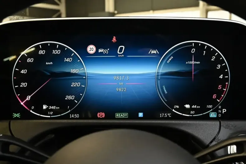 Mercedes-Benz E 300 (Clasa E) din 2025 cu 9.989 km - oferta MER194056 - foto 13