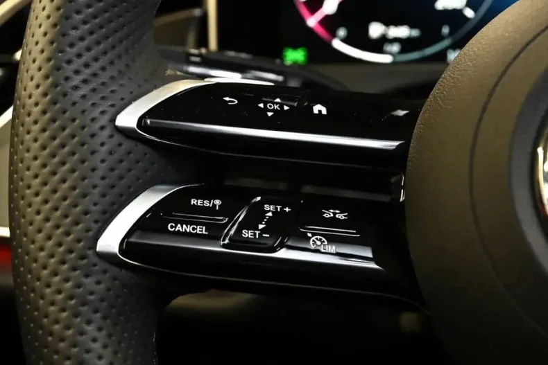 Mercedes-Benz E 300 (Clasa E) din 2025 cu 9.989 km - oferta MER194056 - foto 14