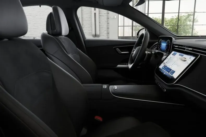 Mercedes-Benz E 200 (Clasa E) din 2025 cu 3.300 km - oferta MER194057 - foto 17