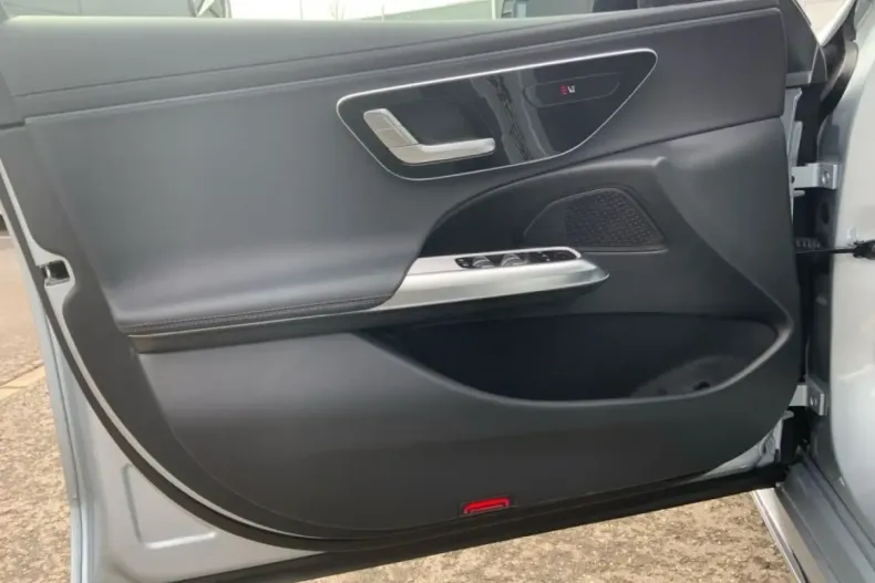 Mercedes-Benz E 200 (Clasa E) din 2025 cu 3.300 km - oferta MER194057 - foto 20