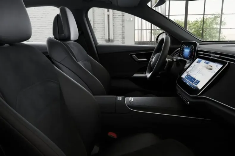 Mercedes-Benz E 200 (Clasa E) din 2025 cu 3.400 km - oferta MER194058 - foto 11