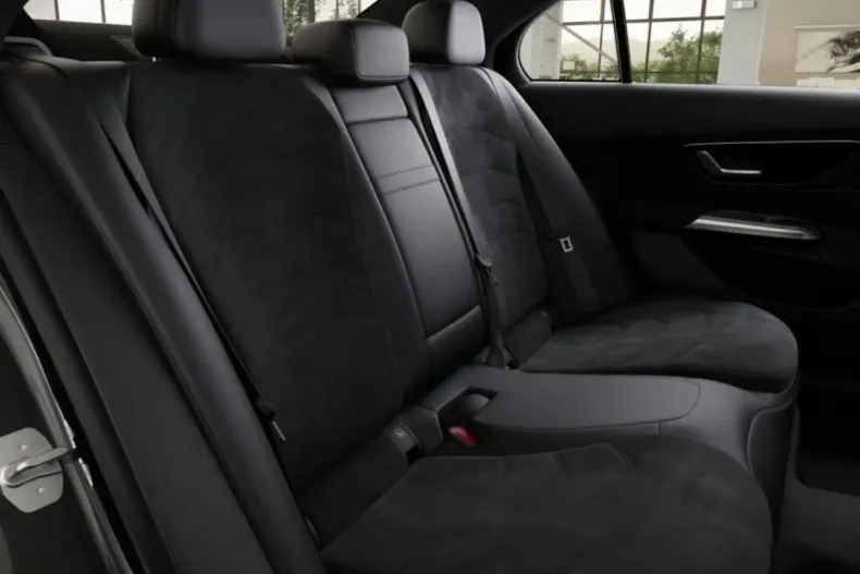 Mercedes-Benz E 200 (Clasa E) din 2025 cu 3.400 km - oferta MER194058 - foto 12