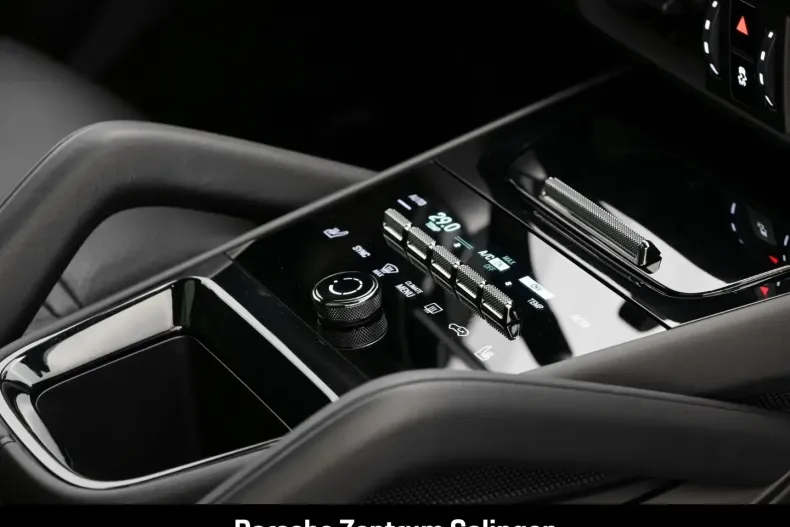 Porsche Cayenne din 2024 cu 23.835 km - oferta POR194082 - foto 25