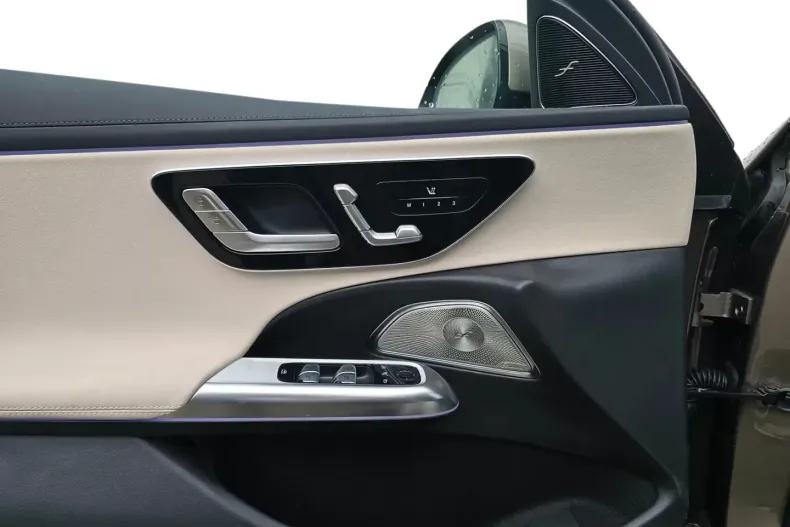 Mercedes-Benz E 200 (Clasa E) din 2025 cu 20 km - oferta MER194090 - foto 19