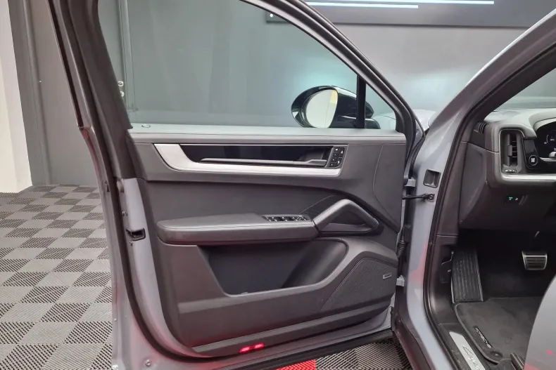 Porsche Cayenne Coupe din 2023 cu 33.900 km - oferta POR194106 - foto 10