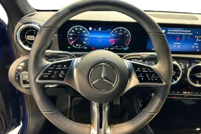 Mercedes-Benz A 200 (Clasa A) din 2024 cu 11.119 km - oferta MER194120 - foto 10