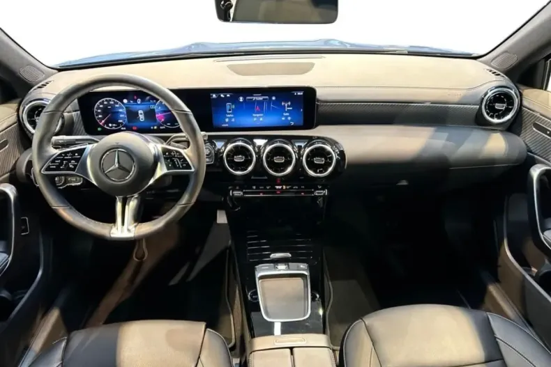 Mercedes-Benz A 200 (Clasa A) din 2024 cu 11.119 km - oferta MER194120 - foto 14