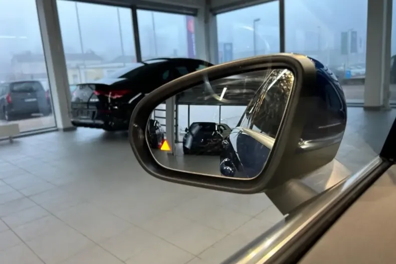 Mercedes-Benz A 200 (Clasa A) din 2024 cu 11.119 km - oferta MER194120 - foto 16