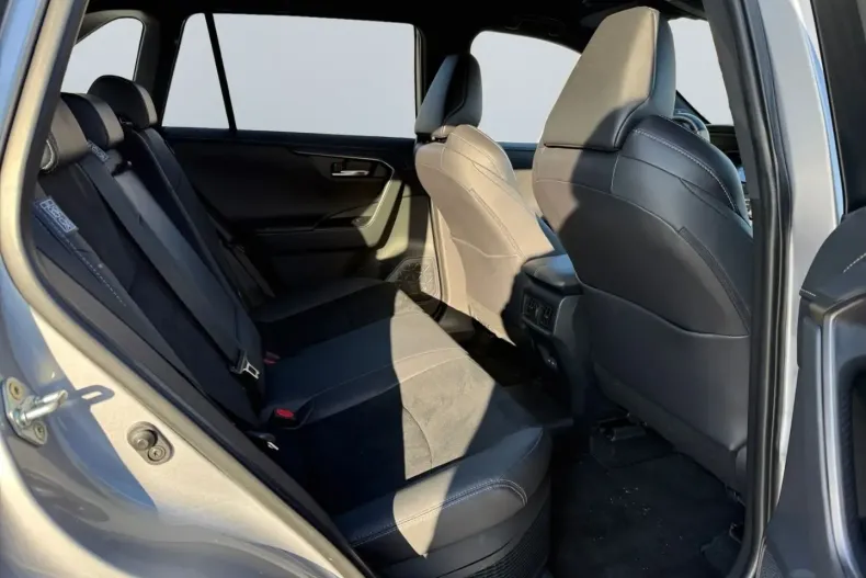 Toyota RAV4 din 2024 cu 38.244 km - oferta TOY194126 - foto 17