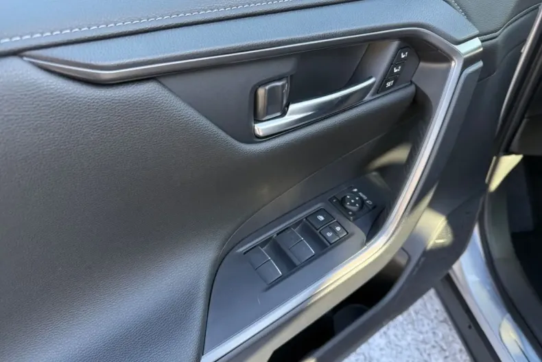 Toyota RAV4 din 2024 cu 38.244 km - oferta TOY194126 - foto 20