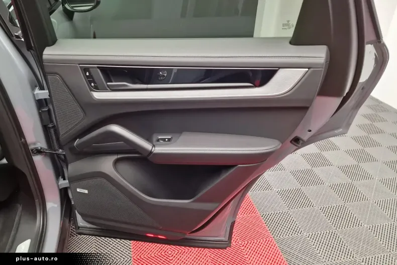 Porsche Cayenne din 2023 cu 33.900 km - oferta POR194129 - foto 20