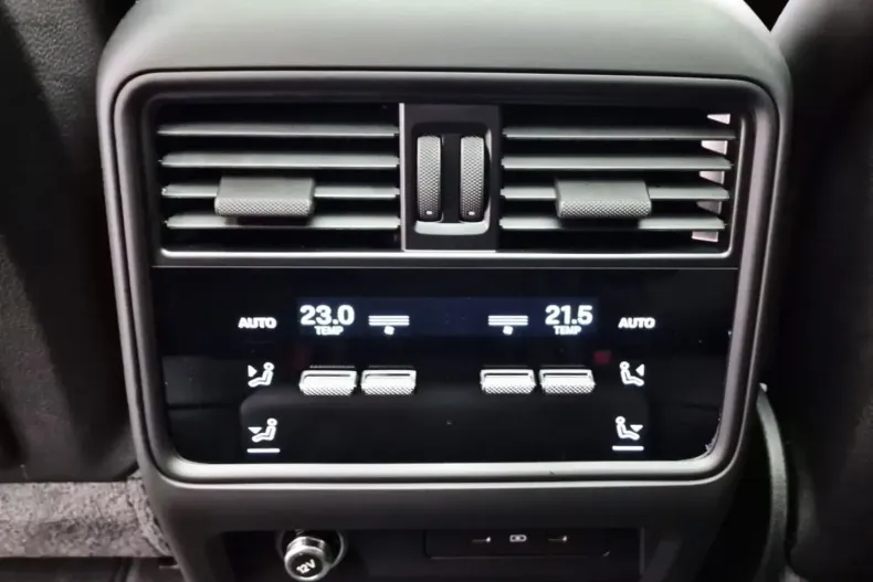 Porsche Cayenne din 2023 cu 33.900 km - oferta POR194129 - foto 25