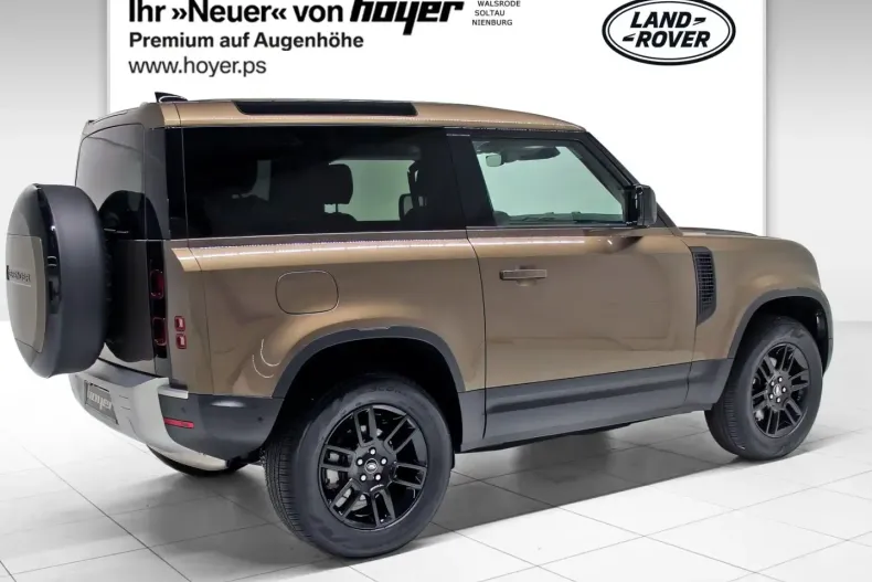 Land Rover Defender din 2025 cu 4.700 km - oferta LAN194130 - foto 2