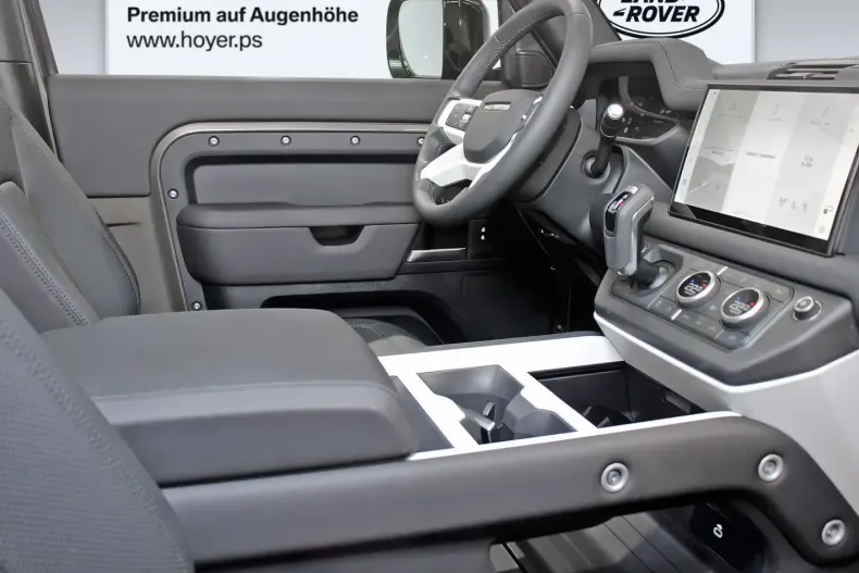 Land Rover Defender din 2025 cu 4.700 km - oferta LAN194130 - foto 4