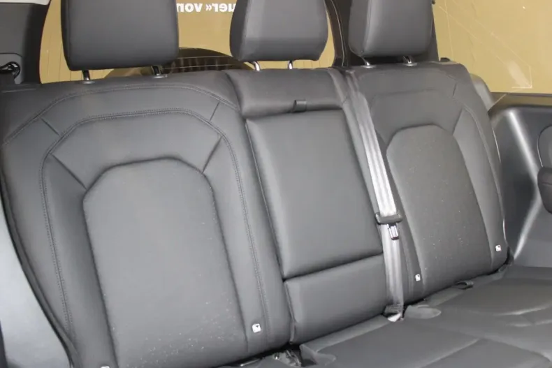 Land Rover Defender din 2025 cu 4.700 km - oferta LAN194130 - foto 8