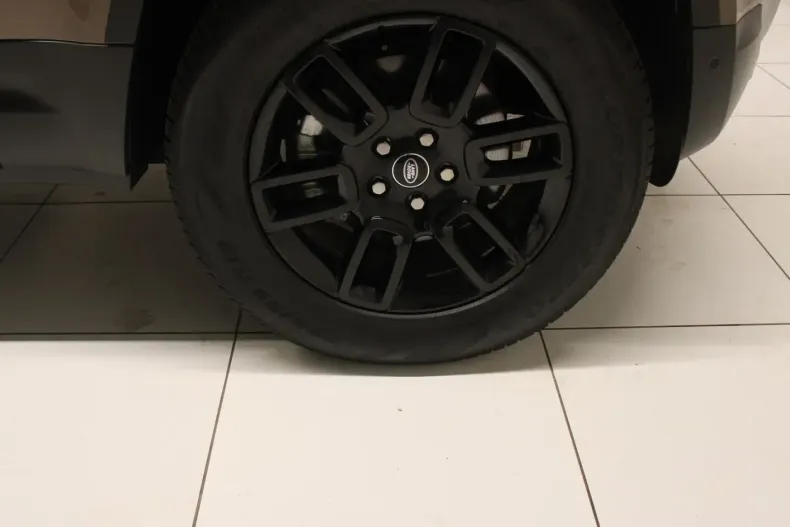 Land Rover Defender din 2025 cu 4.700 km - oferta LAN194130 - foto 15