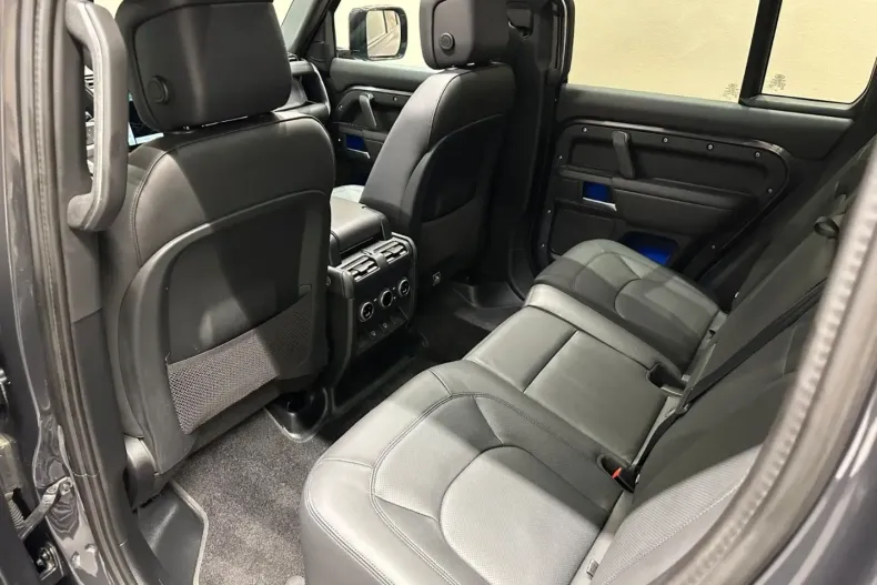 Land Rover Defender din 2025 cu 8.000 km - oferta LAN194131 - foto 12