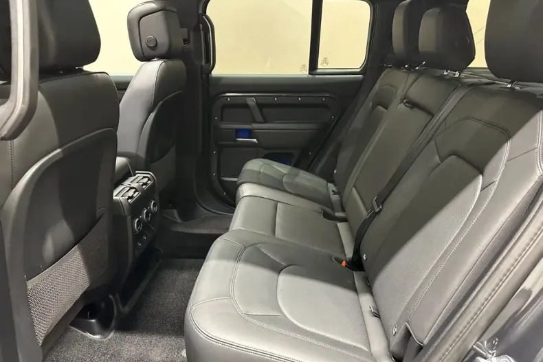 Land Rover Defender din 2025 cu 8.000 km - oferta LAN194131 - foto 13