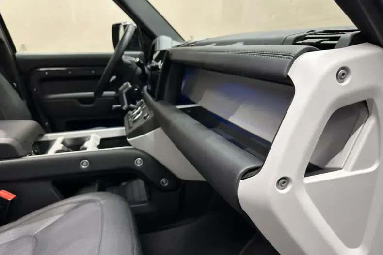Land Rover Defender din 2025 cu 8.000 km - oferta LAN194131 - foto 22
