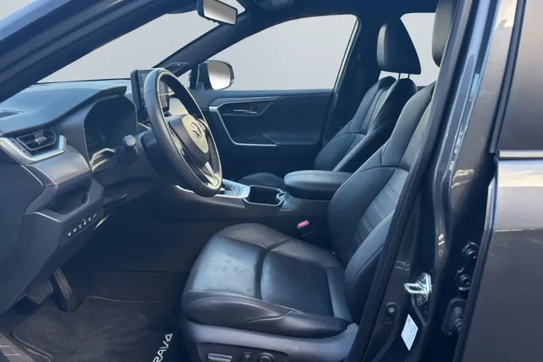 Toyota RAV4 din 2023 cu 70.292 km - oferta TOY194137 - foto 7