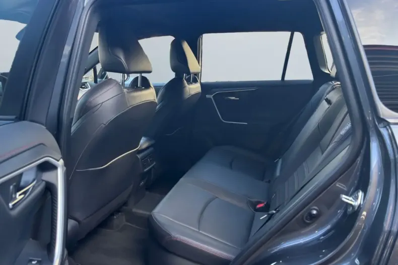 Toyota RAV4 din 2023 cu 70.292 km - oferta TOY194137 - foto 14