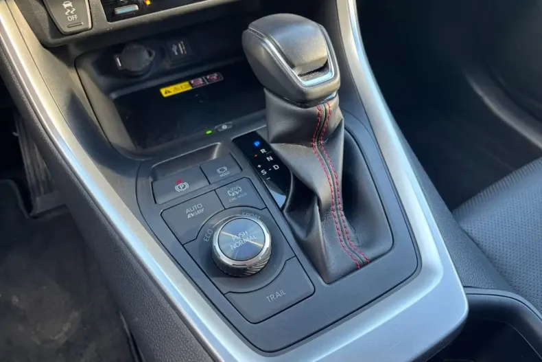 Toyota RAV4 din 2023 cu 70.292 km - oferta TOY194137 - foto 24