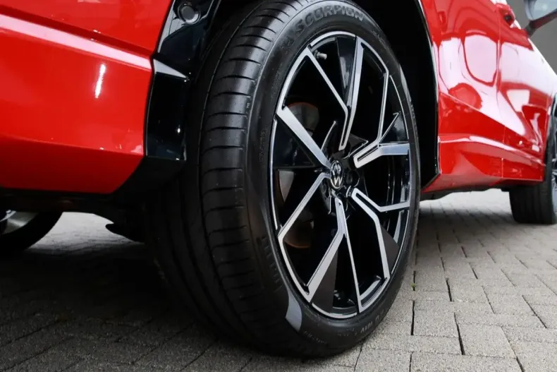 Volkswagen Tiguan din 2025 cu 17.930 km - oferta VOL194144 - foto 4