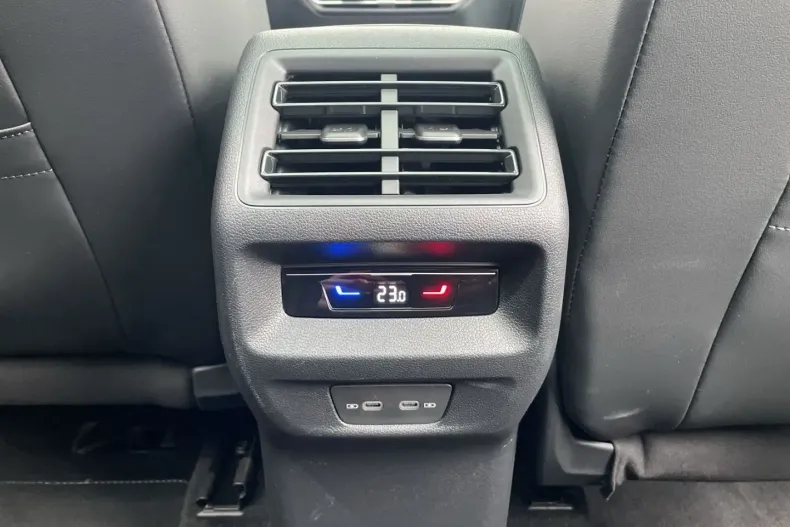 Volkswagen Tiguan din 2024 cu 17.996 km - oferta VOL194145 - foto 24