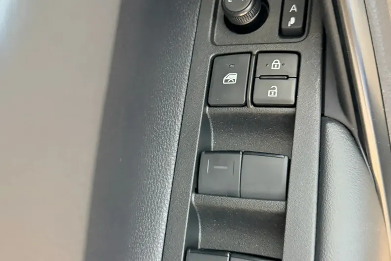 Toyota Corolla Cross din 2025 cu 5 km - oferta TOY194151 - foto 11