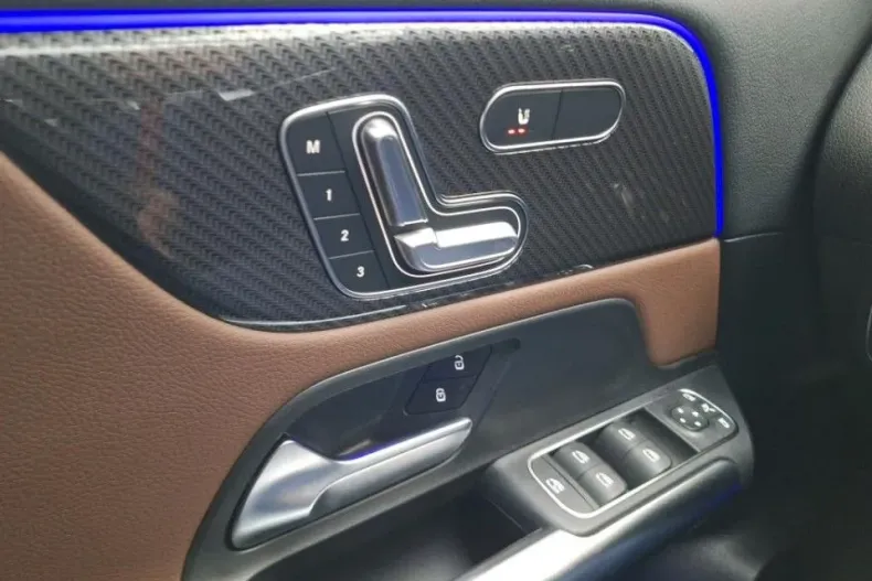 Mercedes-Benz GLA din 2022 cu 50.332 km - oferta MER194167 - foto 9