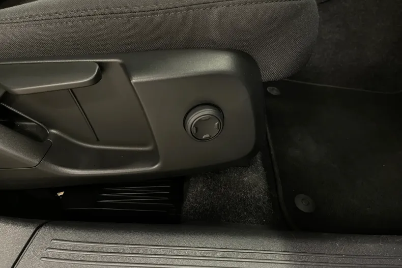 Volvo XC40 din 2021 cu 97.986 km - oferta VOL194180 - foto 21