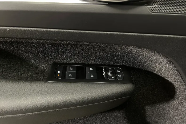 Volvo XC40 din 2021 cu 97.986 km - oferta VOL194180 - foto 22