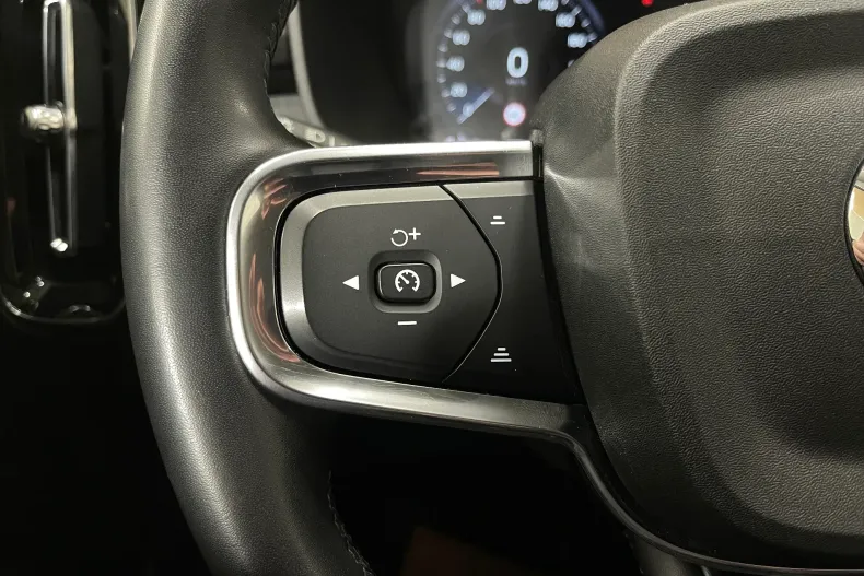 Volvo XC40 din 2021 cu 97.986 km - oferta VOL194180 - foto 23