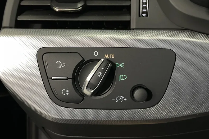 Audi A4 din 2022 cu 71.468 km - oferta AUD194186 - foto 22
