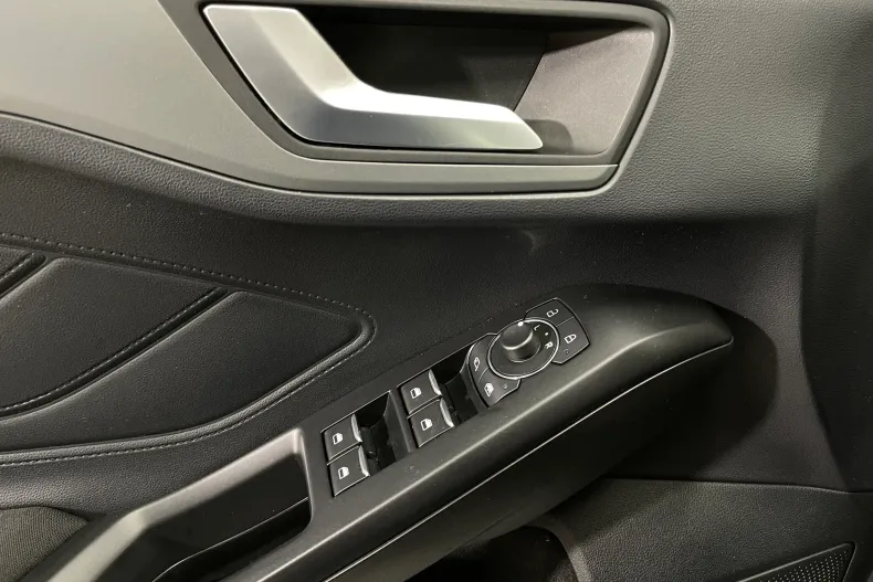 Ford Focus din 2022 cu 60.022 km - oferta FOR194189 - foto 17