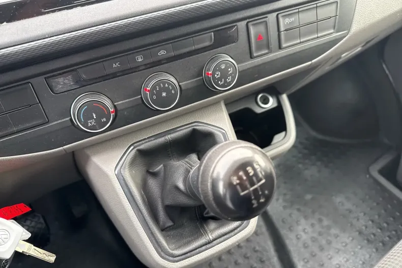 Volkswagen Transporter din 2024 cu 82.480 km - oferta VOL194196 - foto 18