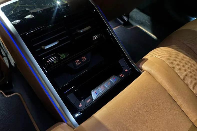 BMW M8 (Seria 8) din 2020 cu 98.153 km - oferta BMW194205 - foto 31